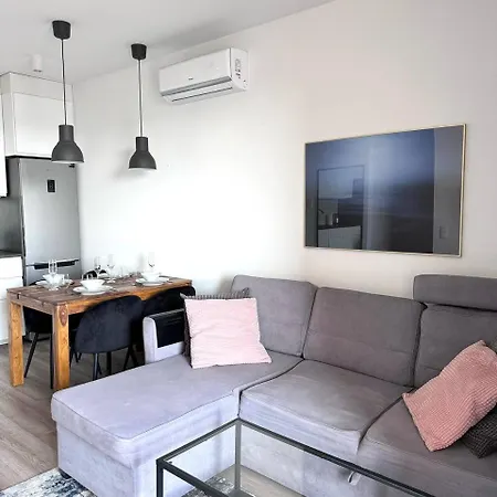 Golden View - With Parking, Balcony And Wifi * Warsaw