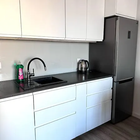 Apartman Golden View - With Parking, Balcony And Wifi